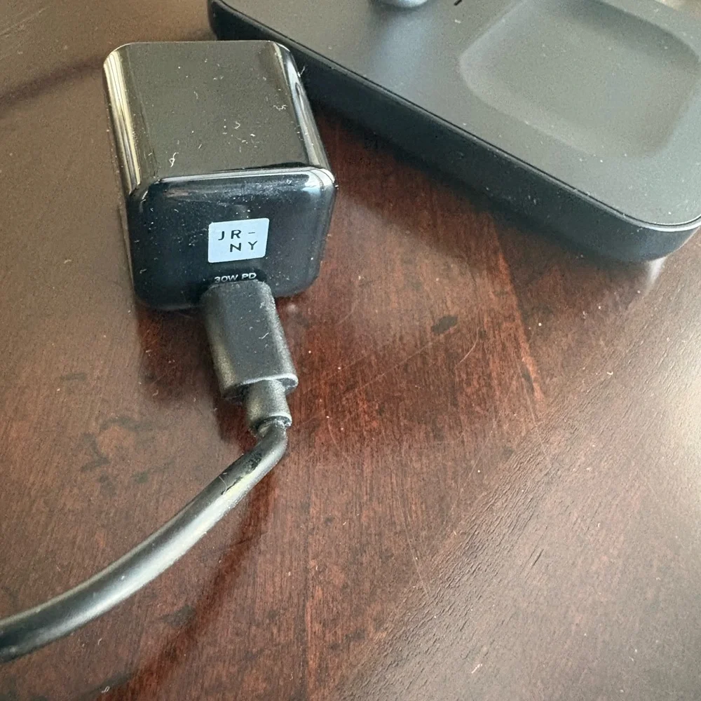 Set of 2  3 in 1 wireless chargers journey for Apple products